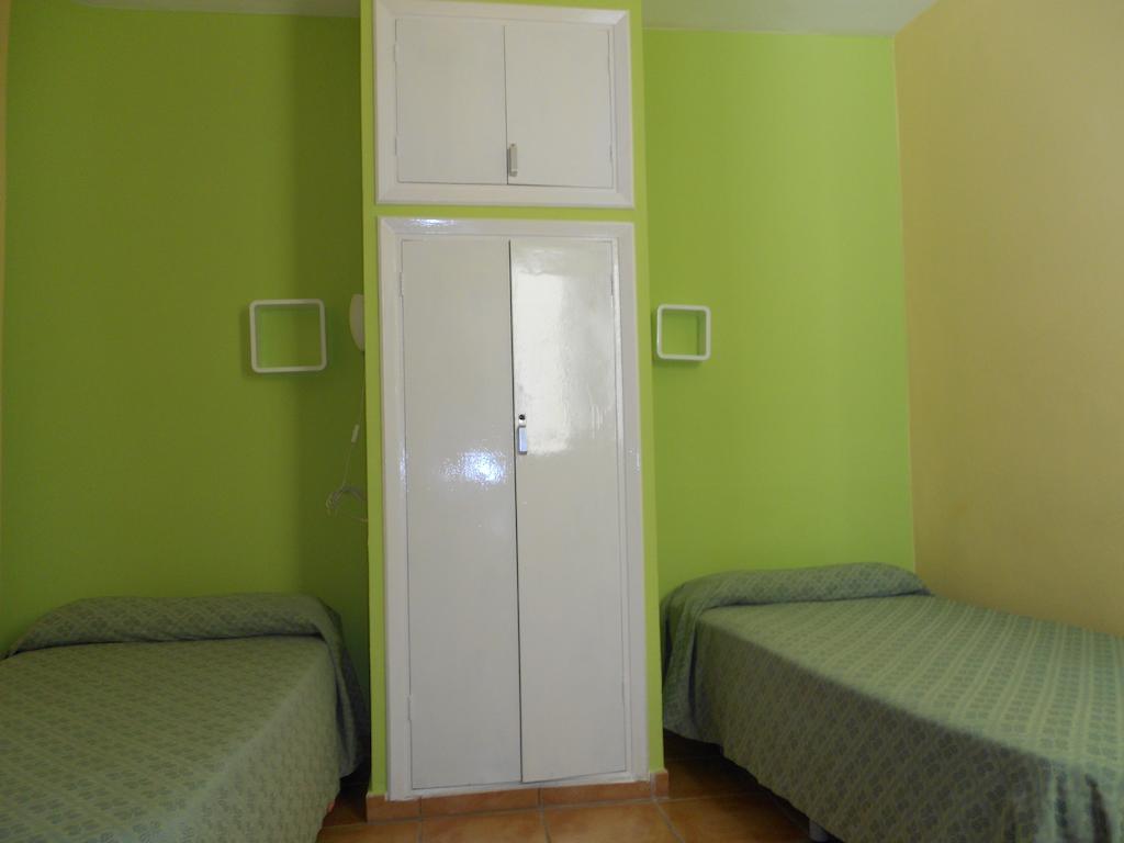 Pension Mova Санта-Крус-де-Тенеріфе Номер фото